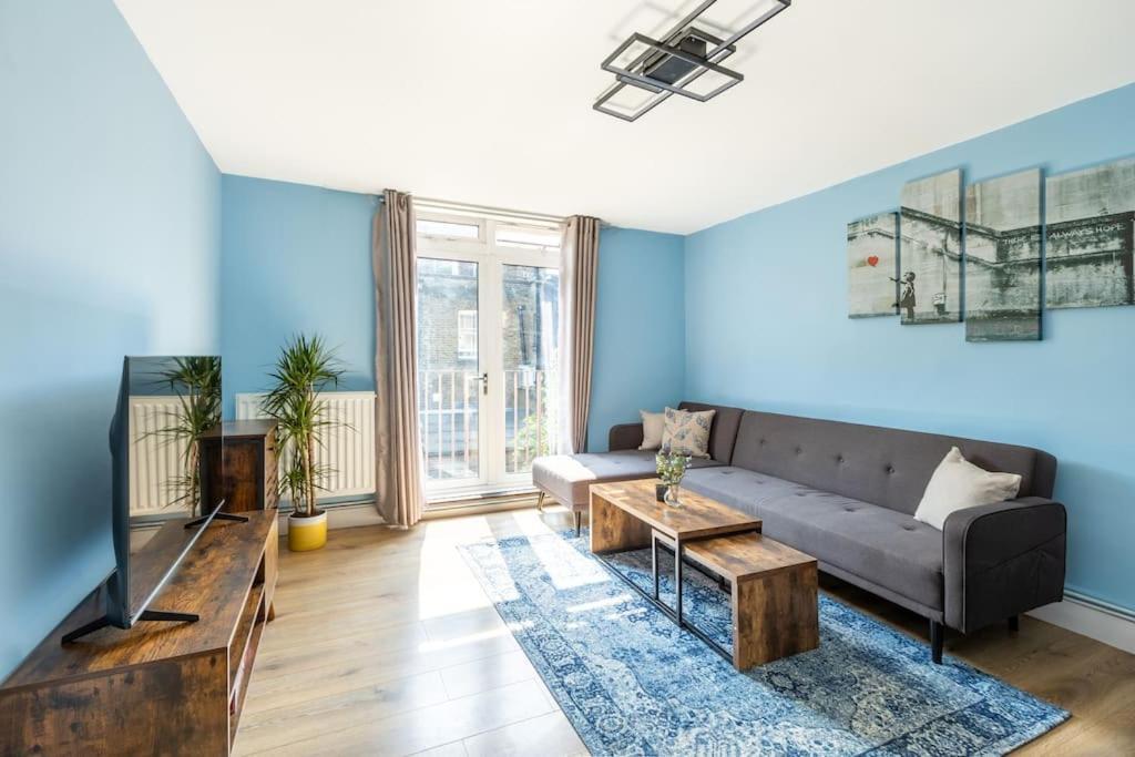 Magnificent 3Br Apt With Balcony London Exterior photo