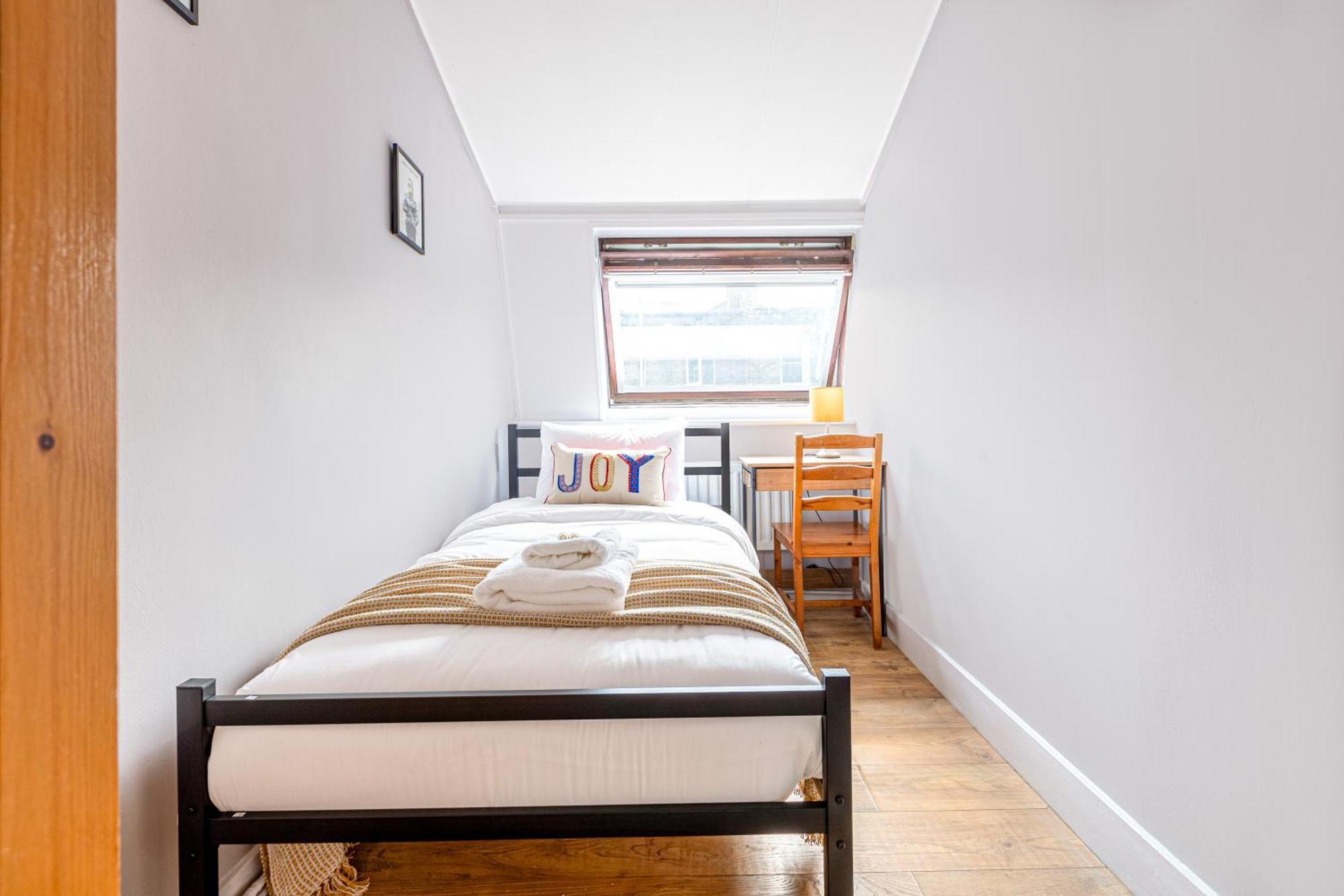 Magnificent 3Br Apt With Balcony London Exterior photo