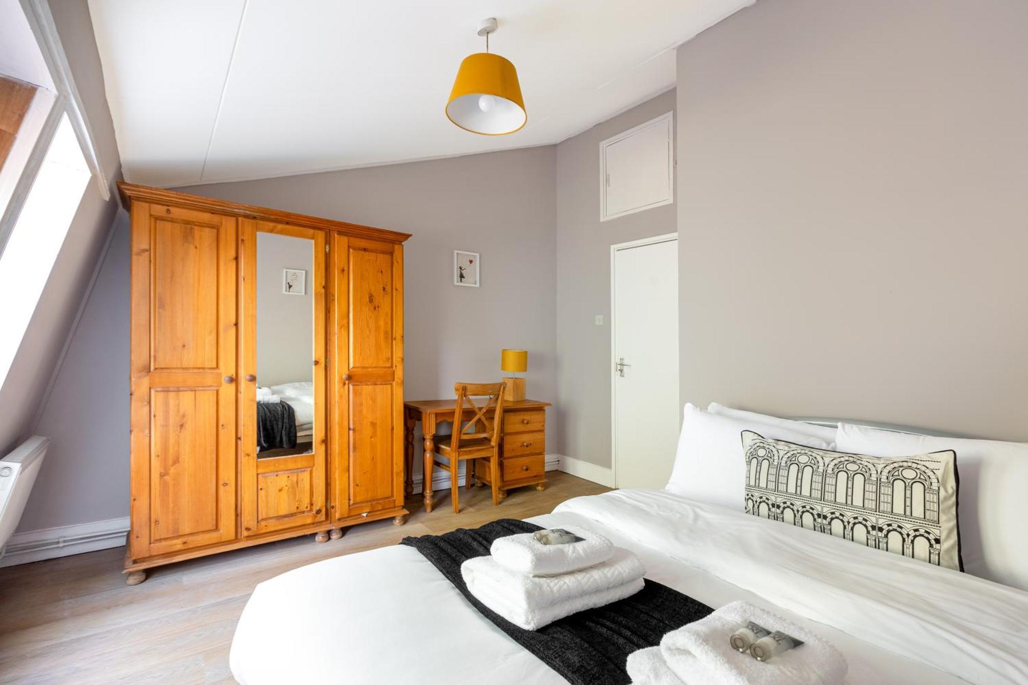 Magnificent 3Br Apt With Balcony London Exterior photo