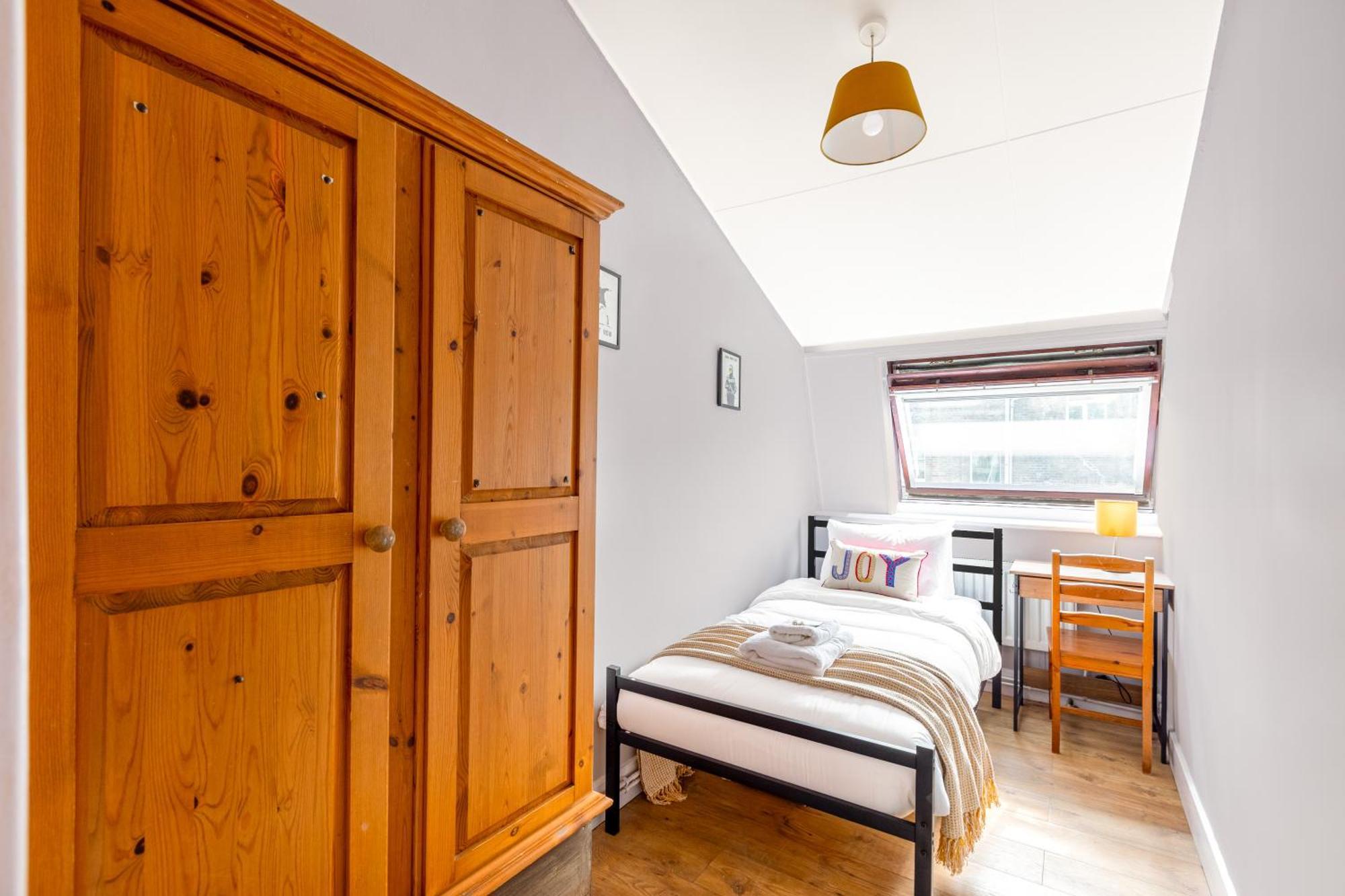 Magnificent 3Br Apt With Balcony London Exterior photo
