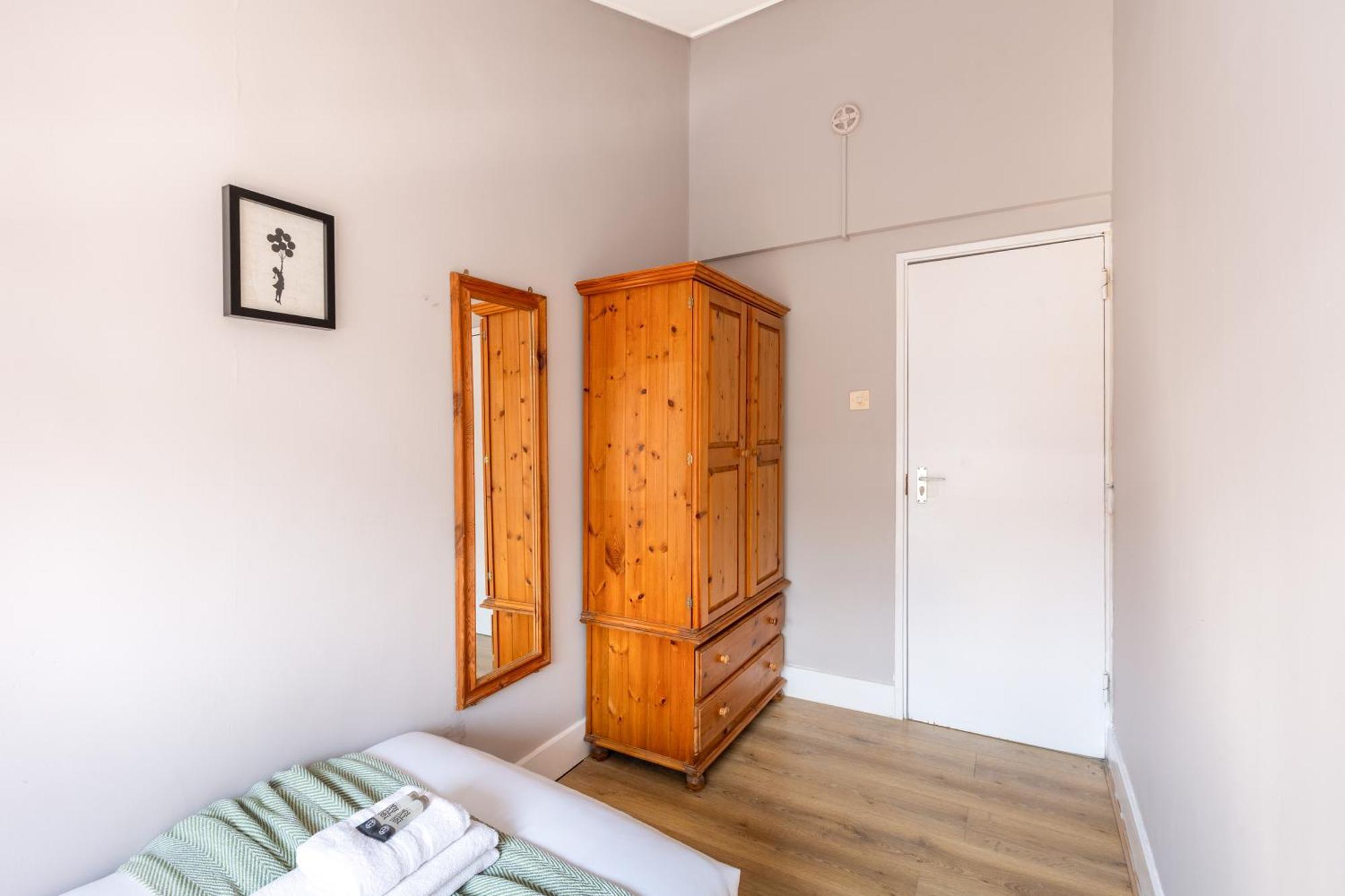 Magnificent 3Br Apt With Balcony London Exterior photo