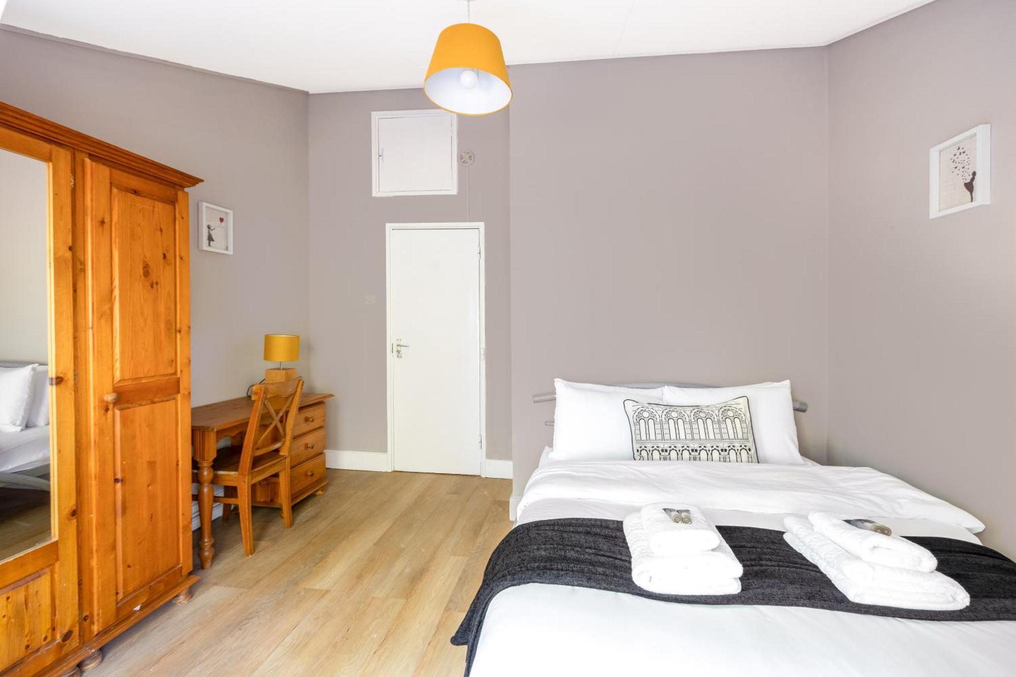 Magnificent 3Br Apt With Balcony London Exterior photo